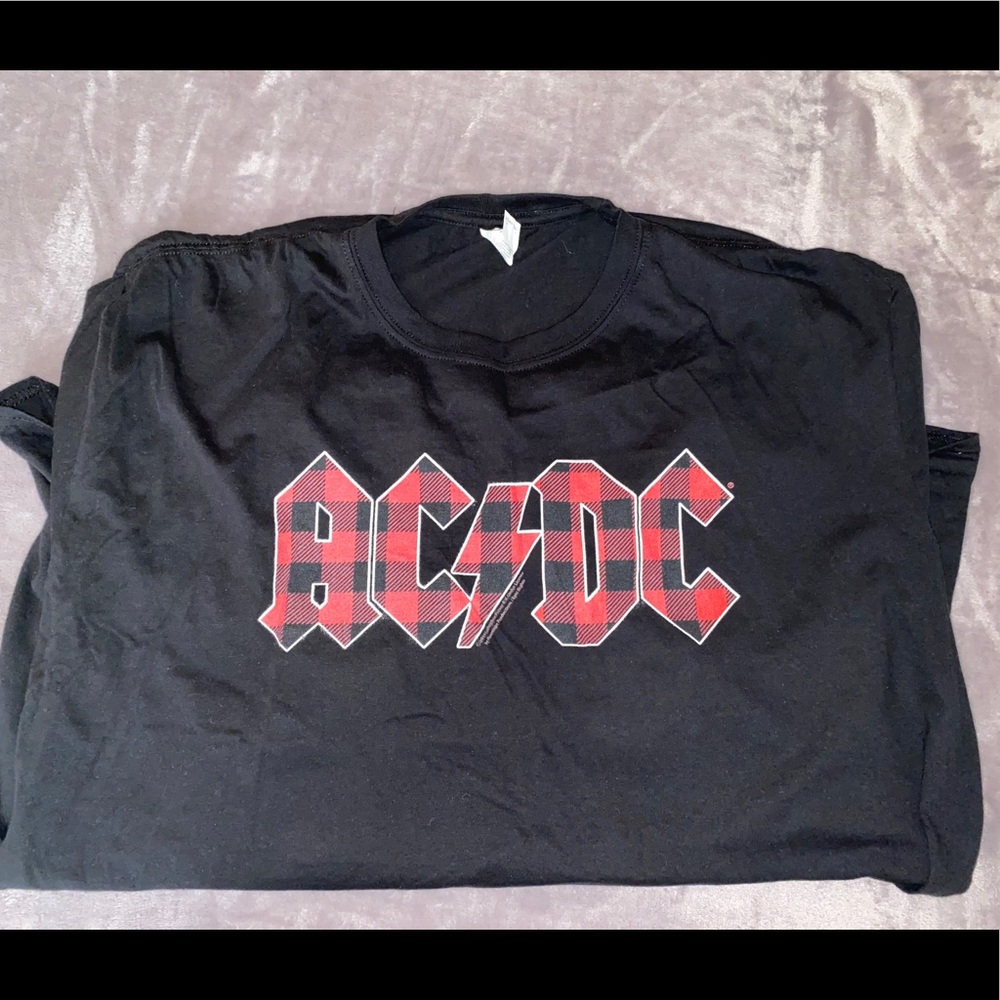 AC/DC black tshirt